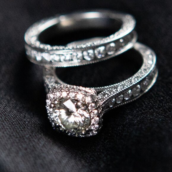Diamond and Platinum Ring - Picture 1 of 6